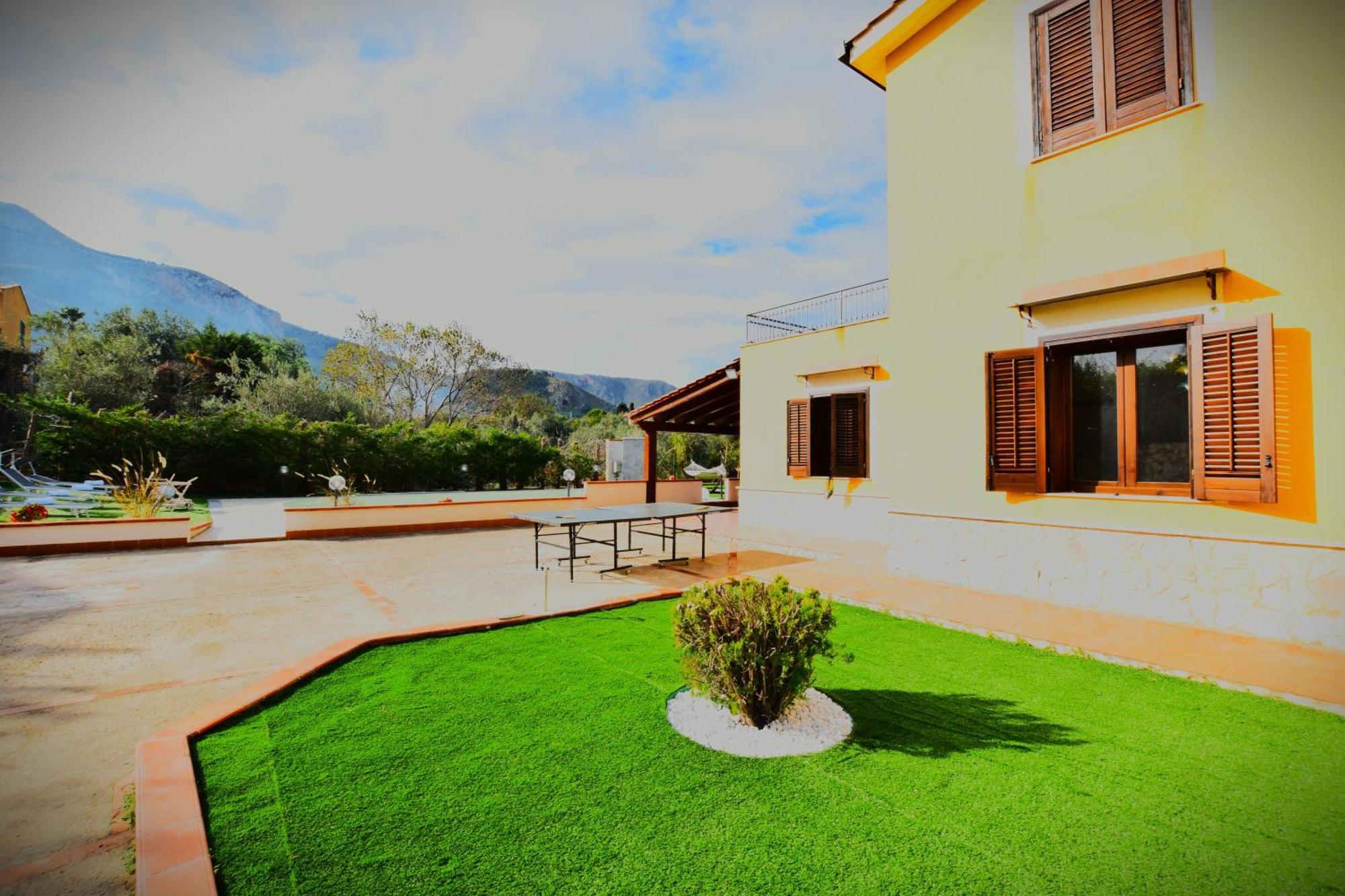 Clara Villa